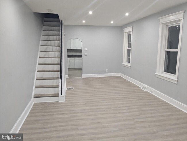 Photo - 1168 Mechanic St