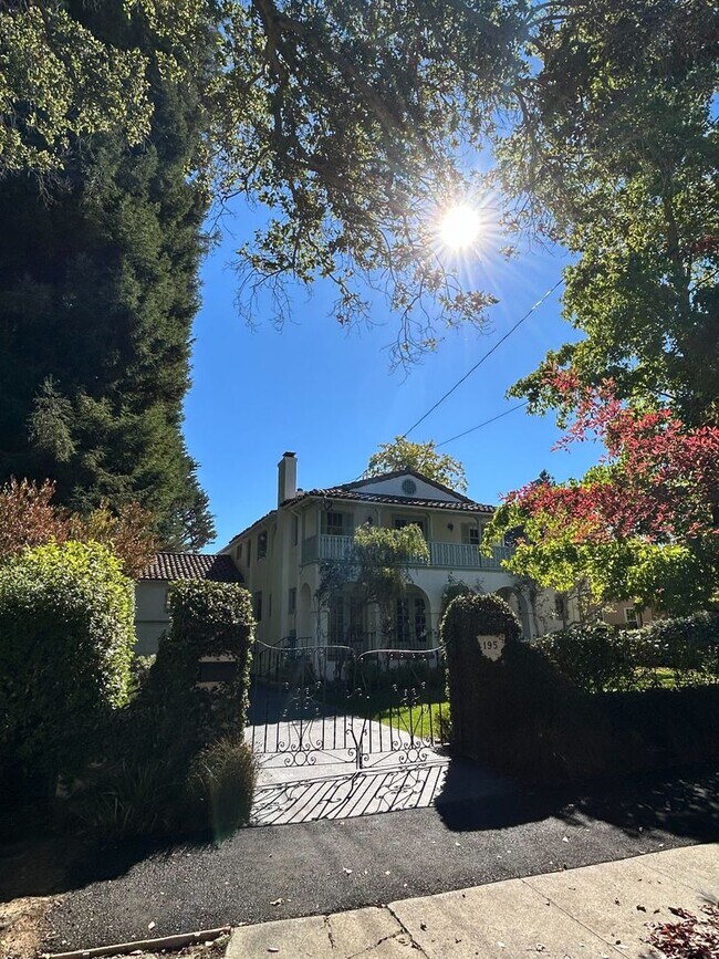 Photo - Luxury Family Oasis with Pool in San Mateo...