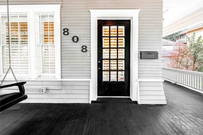 Photo - 808 Woodrow St