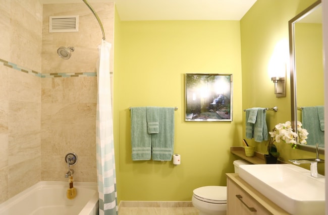 Photo - 359 W Hubbard St