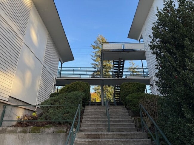 Building Photo - Live in Historic Poulsbo! Charming One Bed... Unit 03 Rental