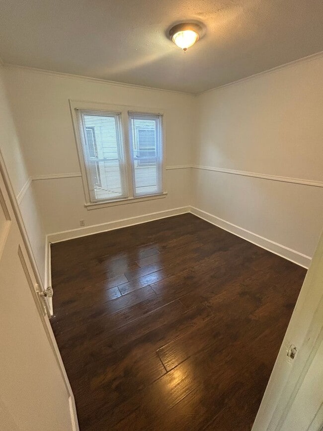 Photo - 819 Covert Ave