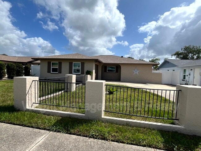 Photo - 1403 Stonehaven Way