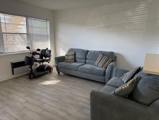 Photo - 168 Northampton I