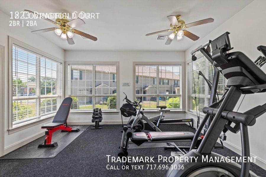 Photo - 1921 Shady Oak Dr