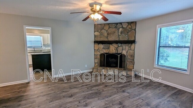 Photo - 1050 Mathews Ct