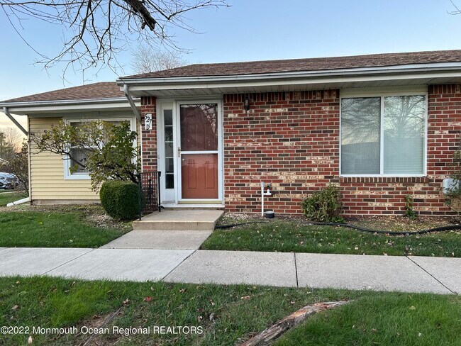 Photo - 527 Belford Rd