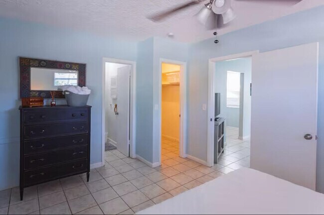 Photo - 922 Coquina Ln
