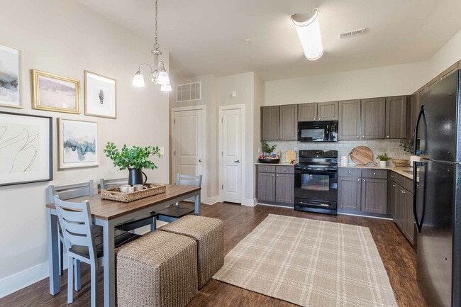 Building Photo - Yugo Charlotte College Downs