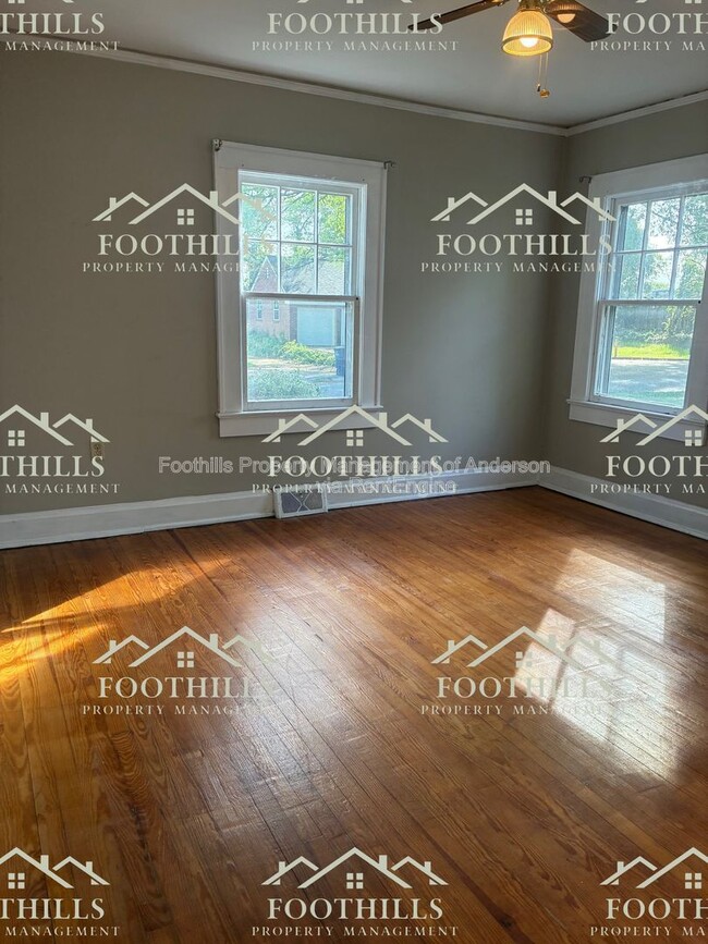 Photo - 611 Bonham Ct