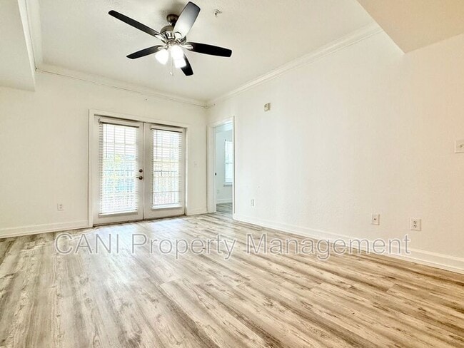 Photo - 202 E South St Unidad 1037