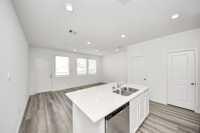 Photo - 1006 Moon Drop Ln