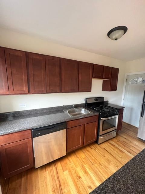 Building Photo - 1 bedroom in Chicago IL 60657 Rental