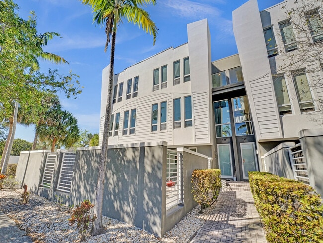 Photo - 703 SE 16th Ct