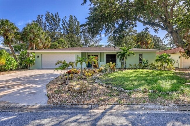 Photo - 735 Birdsong Ln