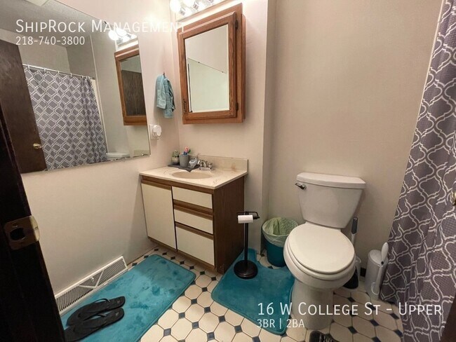 Photo - 16 W College St Unit Upper