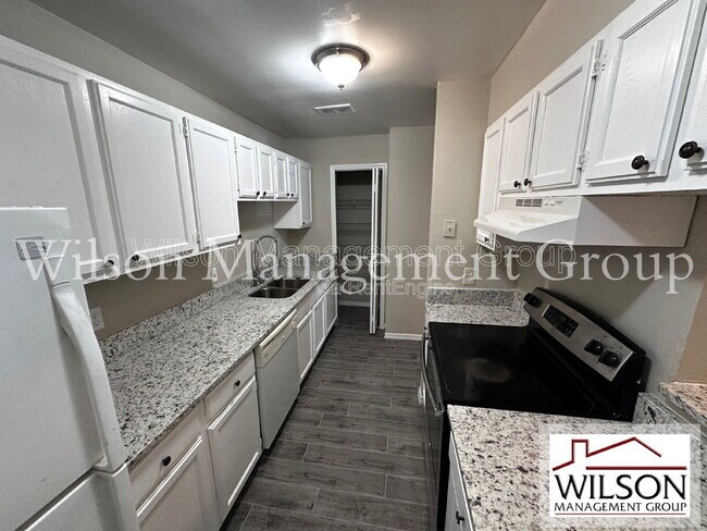 Photo - 500 Yellowwood Ct