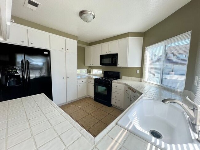 Photo - 3 Bed, 3 Bed House In The Stunning Willams...
