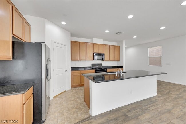 Photo - 935 Spiracle Ave
