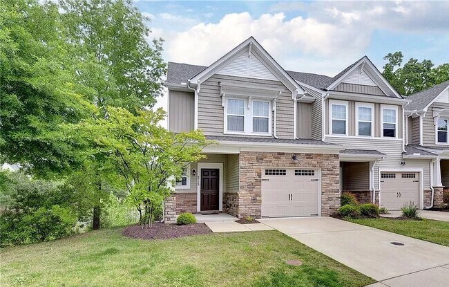 Photo - 4715 Minutemen Way