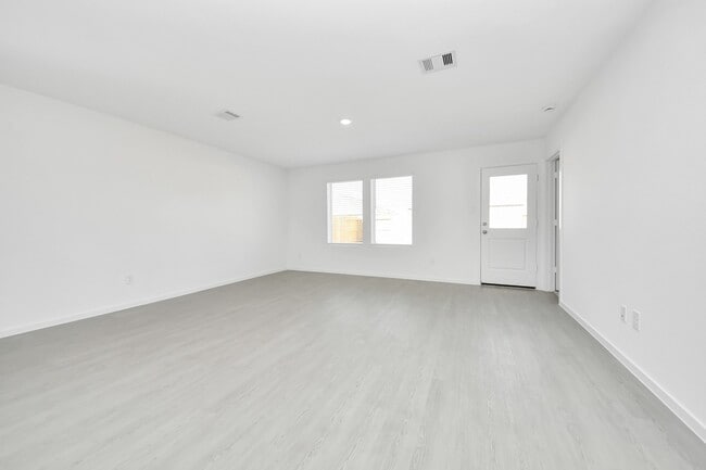 Photo - 29010 Pearl Barley Wy