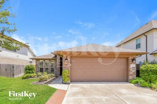Building Photo - 4818 La Piedra Ln