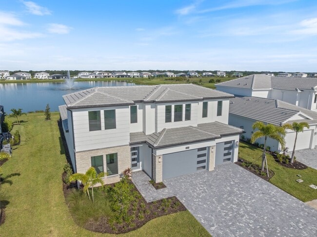 2609 Waterfront Cir