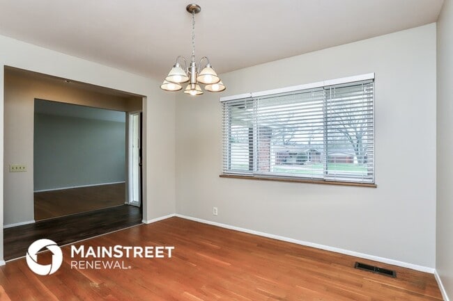 Photo - 5 Whitney Cir