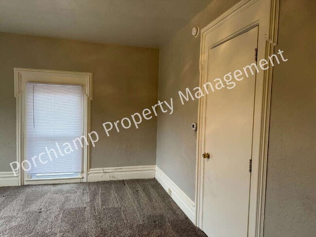 Photo - 547 Coit Ave NE Unidad #3