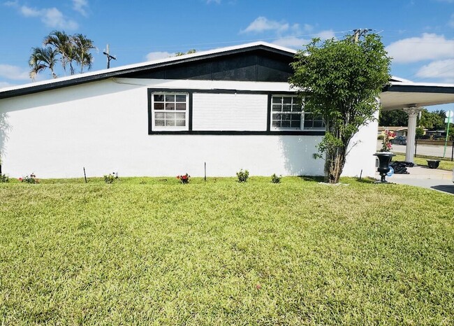 Building Photo - 20701 NW 34th Ct