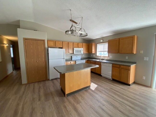 Photo - 6013 23rd St S