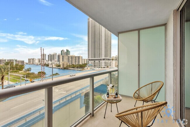 Building Photo - 2602 E Hallandale Beach Blvd Unit ID1227288P Rental