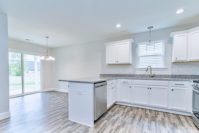 Photo - 819 Marple Pl
