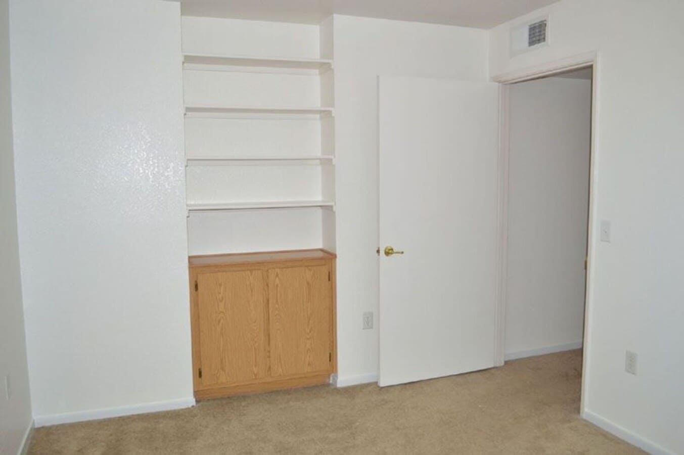 Photo - Comfrey Senior