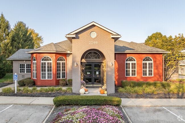 Leasing Office - River Oaks