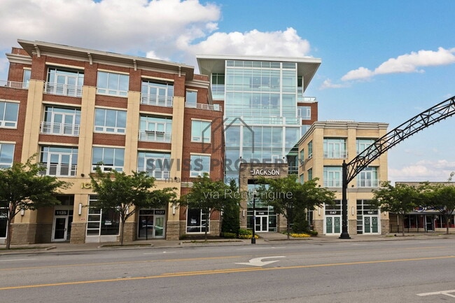 Building Photo - 1145 N High St Unit 504
