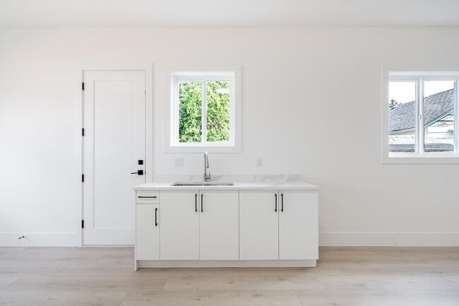 LOWER A 45945 LEWIS AVENUE,Chilliwack Proper West