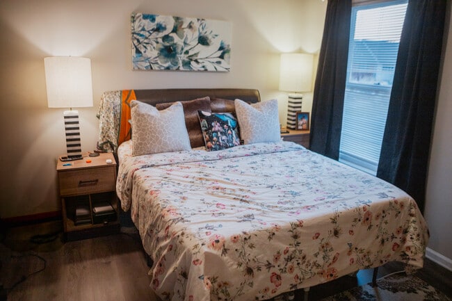 Photo - 199 Kristin Dr Unit A Side