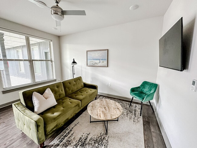 Photo - 111 E 4th St Unidad ID1036781P