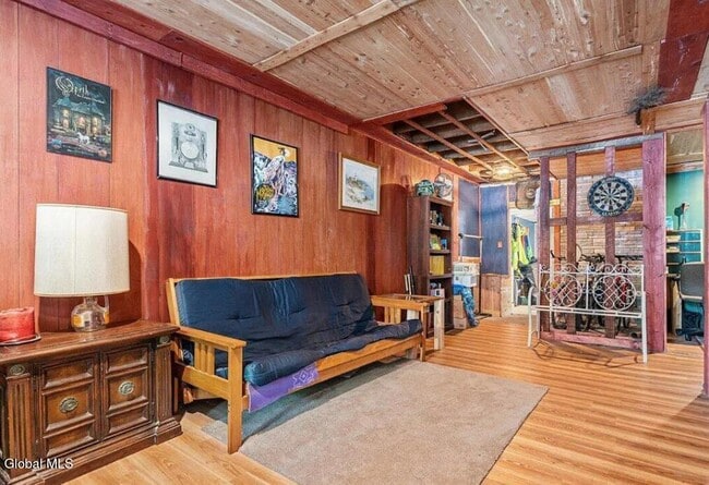Photo - 257 Quail St