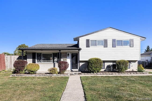 Photo - 2719 Pall Mall Dr