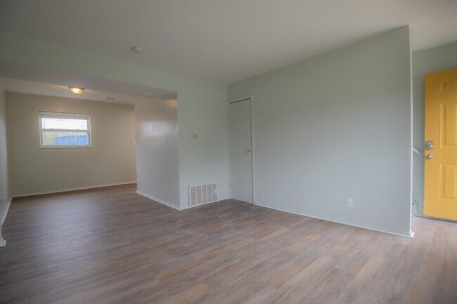 Photo - 3105 Clairpoint Ct