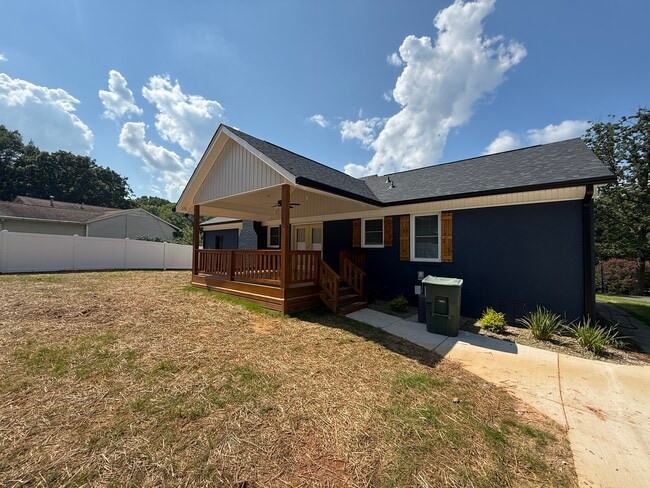 Photo - 725 Brookside Dr