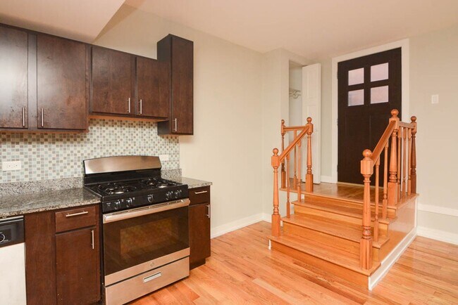 Photo - 2830 N Mildred Ave Unit F-G