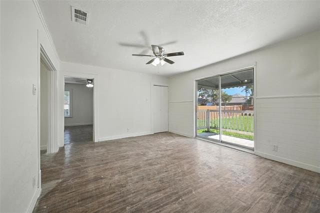 Photo - 504 Bonham St