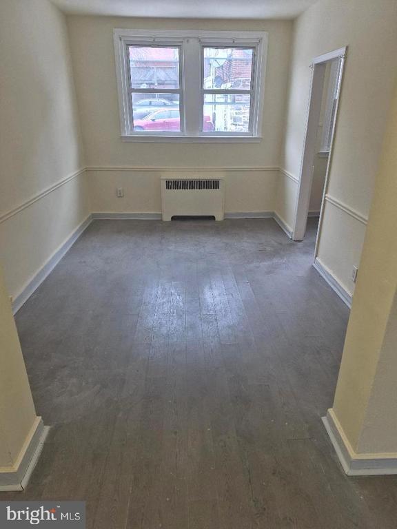 Building Photo - 5345 W Columbia Ave