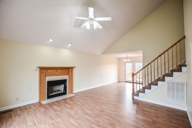 Photo - Pet Friendly Three Bedroom!