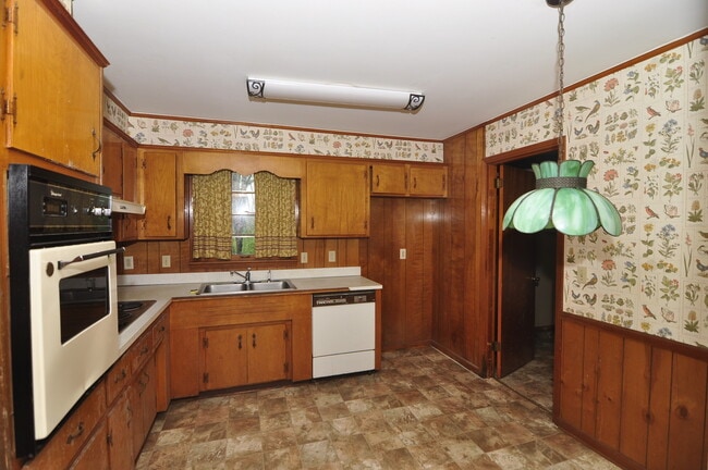Photo - 1909 Forney Dr NW