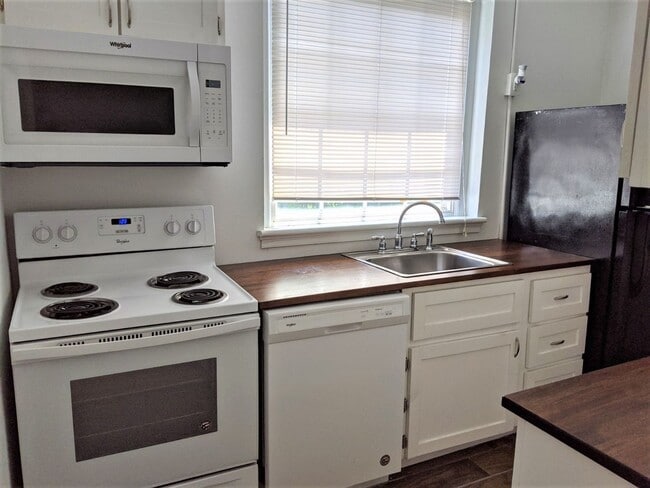 Photo - 401 Waccamaw Ave