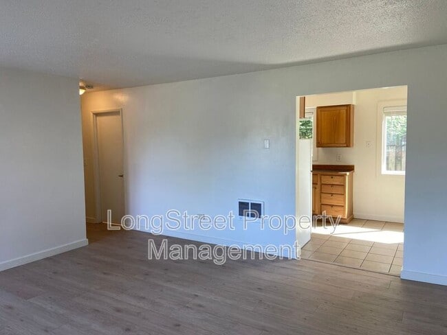 Photo - 11380 SW Greenburg Rd